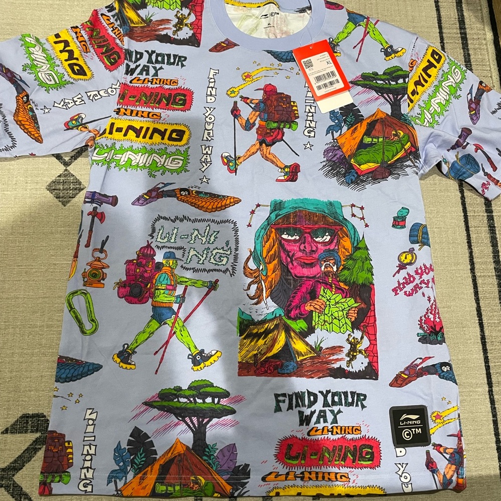 Li-Ning x Chinatown Market collab
Find Your Way Tee
Size  XL